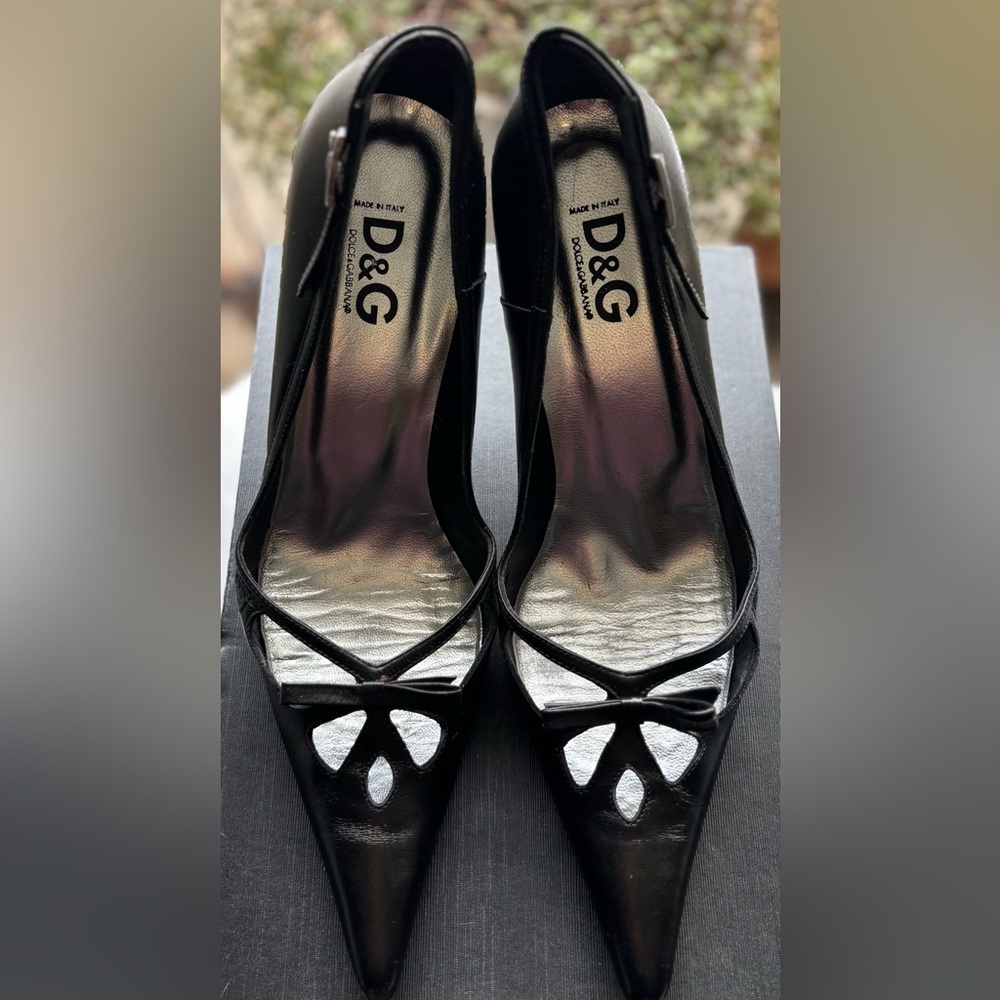 Vintage Dolce & Gabbana (D&G) Pointed Toe Heels
EU 40 | US 10
Made in Italy